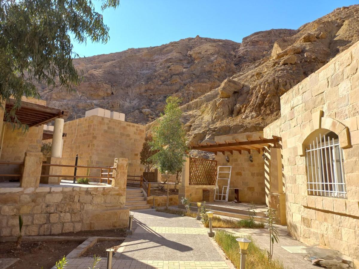 Afra Hot Springs Chalets At-Tafilah Ngoại thất bức ảnh