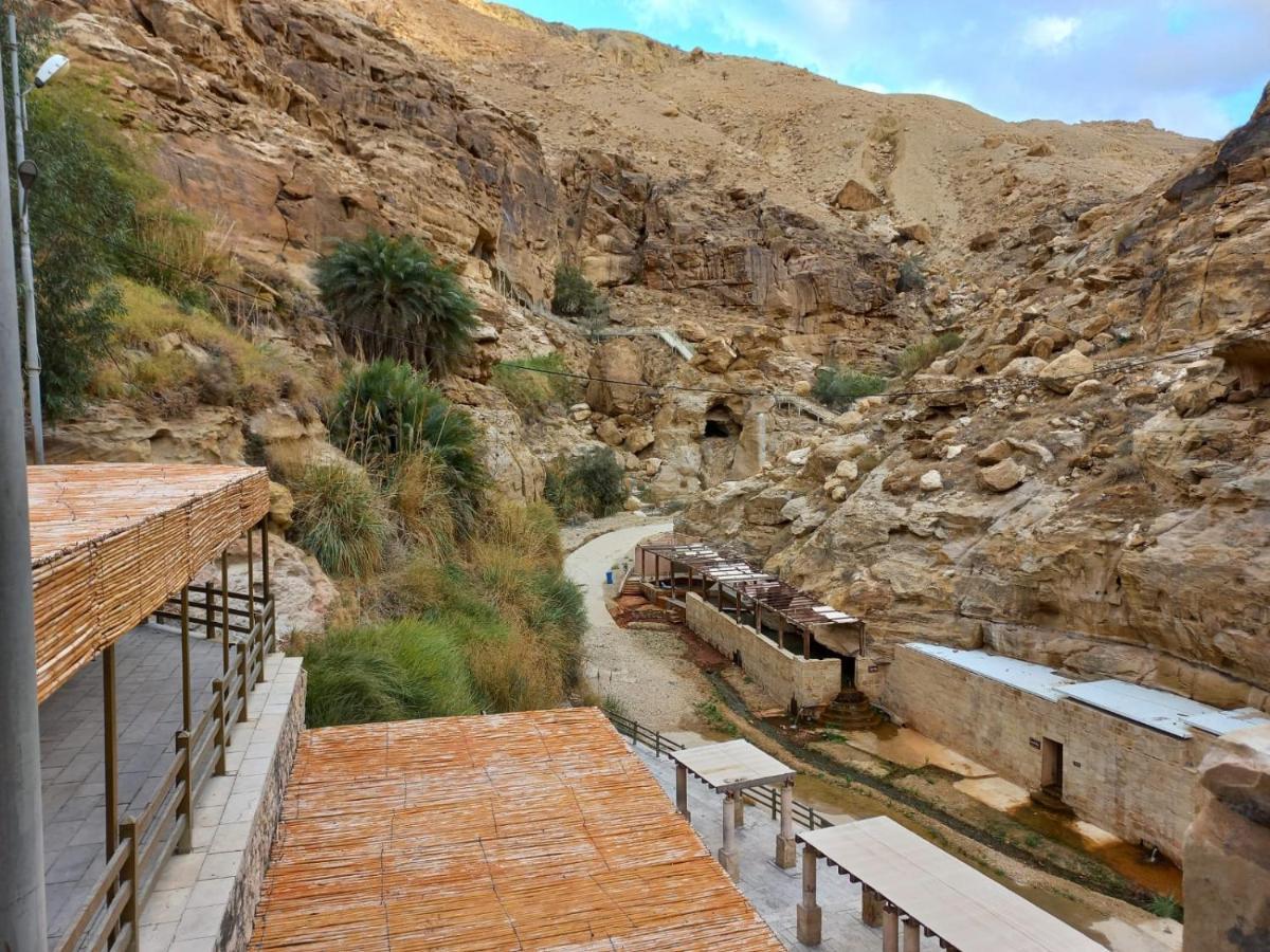 Afra Hot Springs Chalets At-Tafilah Ngoại thất bức ảnh