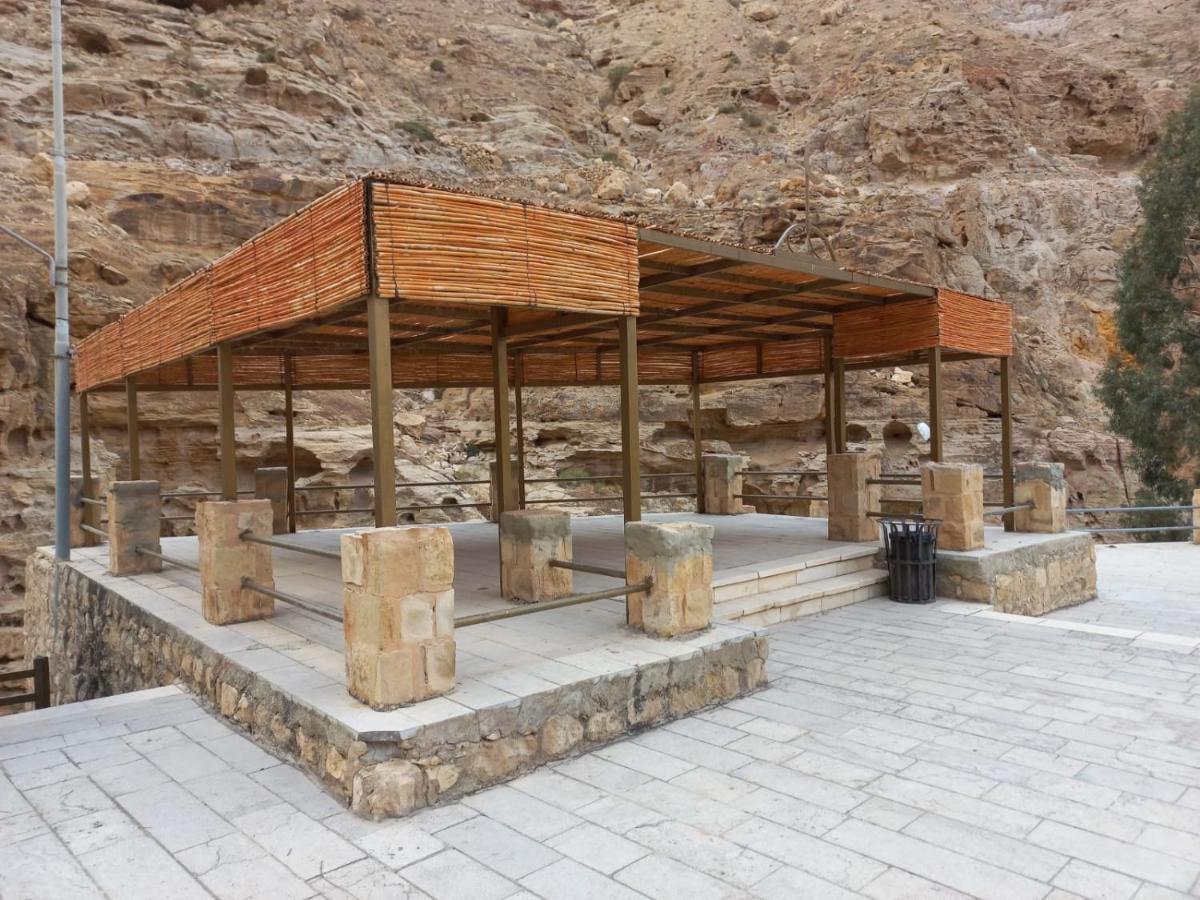 Afra Hot Springs Chalets At-Tafilah Ngoại thất bức ảnh