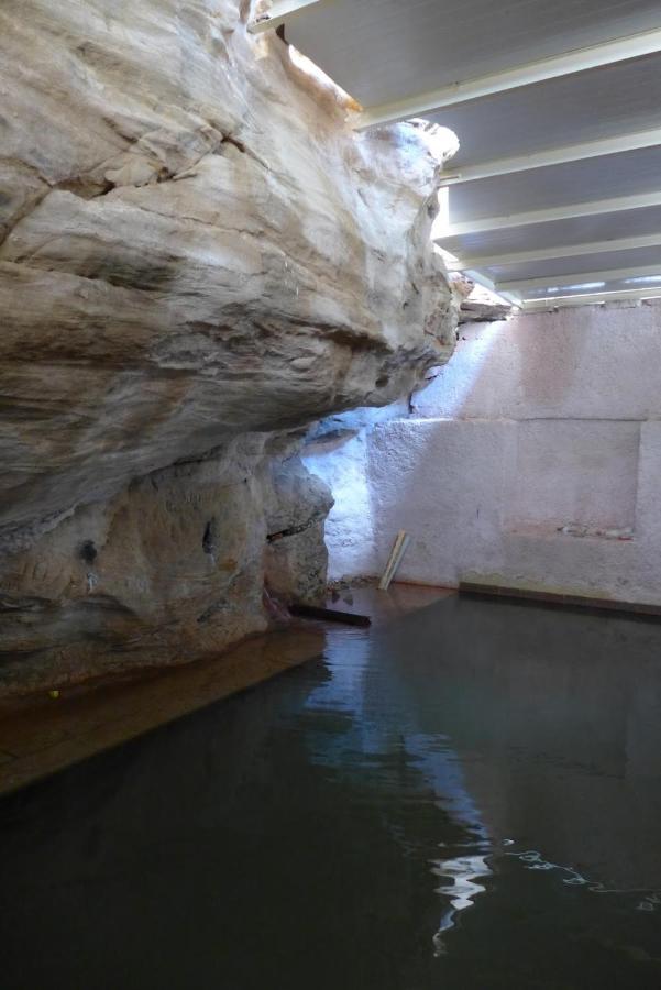 Afra Hot Springs Chalets At-Tafilah Ngoại thất bức ảnh